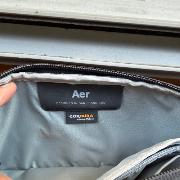 Aer Slim Pouch 2 Navy Tech Organizer Pouch - Picture 9 of 11